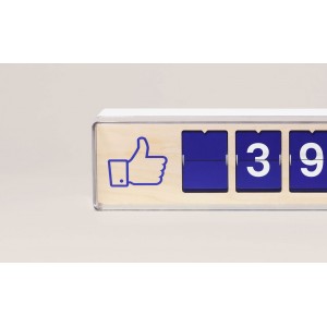 Real Time Facebook Like Counter von Smiirl